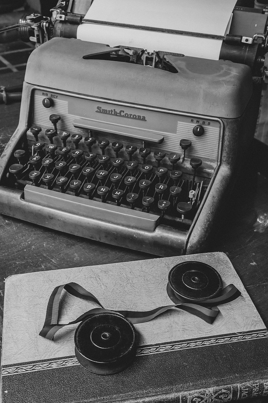 typewriter, imperial typewriter, typing, keyboard, classic, antique, office, literature, letters, history, typewriting, writer, black and white, typewriter, typewriter, typewriter, writer, writer, writer, writer, writer